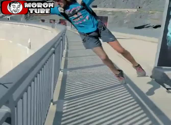 Video: BASE jump from a dam at a height of 250 meters